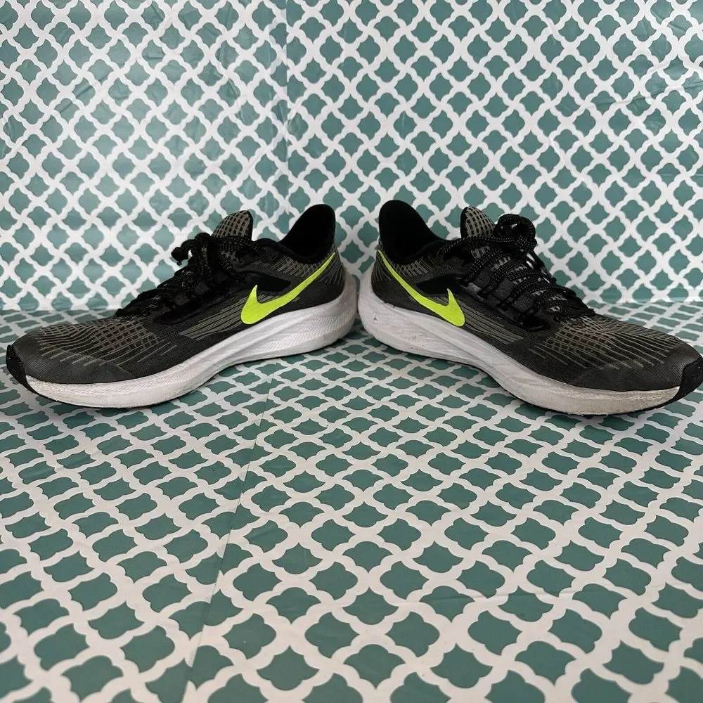 Nike‎ Air Zoom Pegasus 39 NN Black/Volt-Barely Volt DM4015-002 Size 7Y